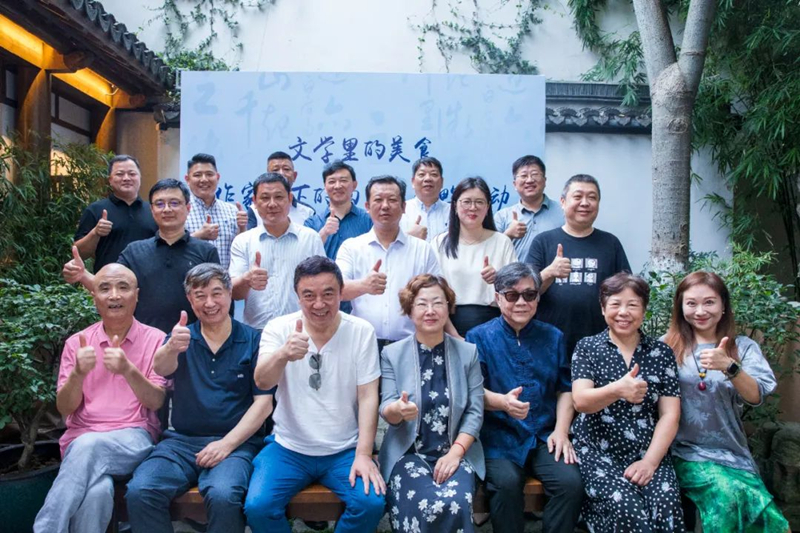 作家筆下的南京鹽水鴨開寫，桂花鴨應邀出席